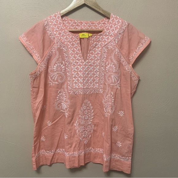 Roller Rabbit Faith Embroidered Cotton Top Size Medium Peach Coral White - Picture 2 of 9